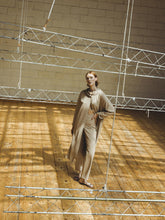 Spolverino con cappuccio e spacchi laterali - BEIGE | Sandro Ferrone